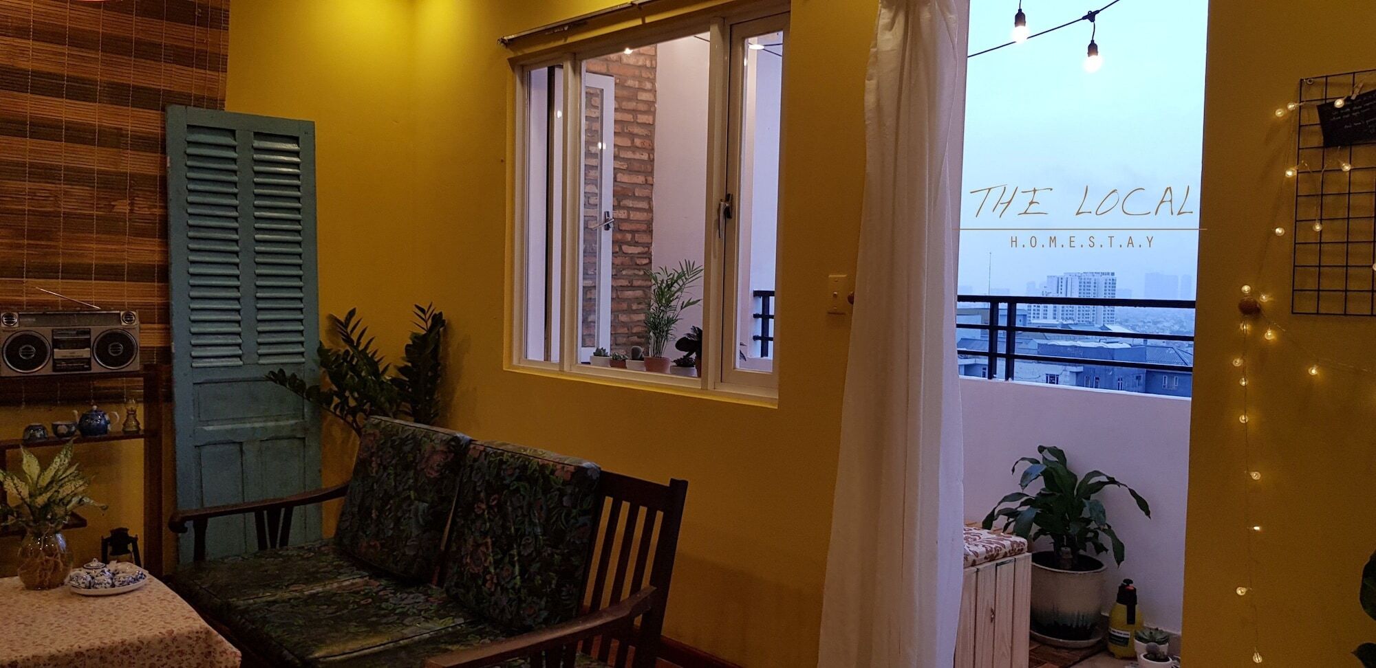 The Local Homestay Thành Pho Ho Chí Minh Esterno foto